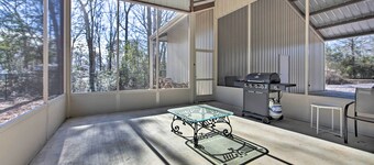 Home w/ Screened Porch - Near Toledo Bend Lake!