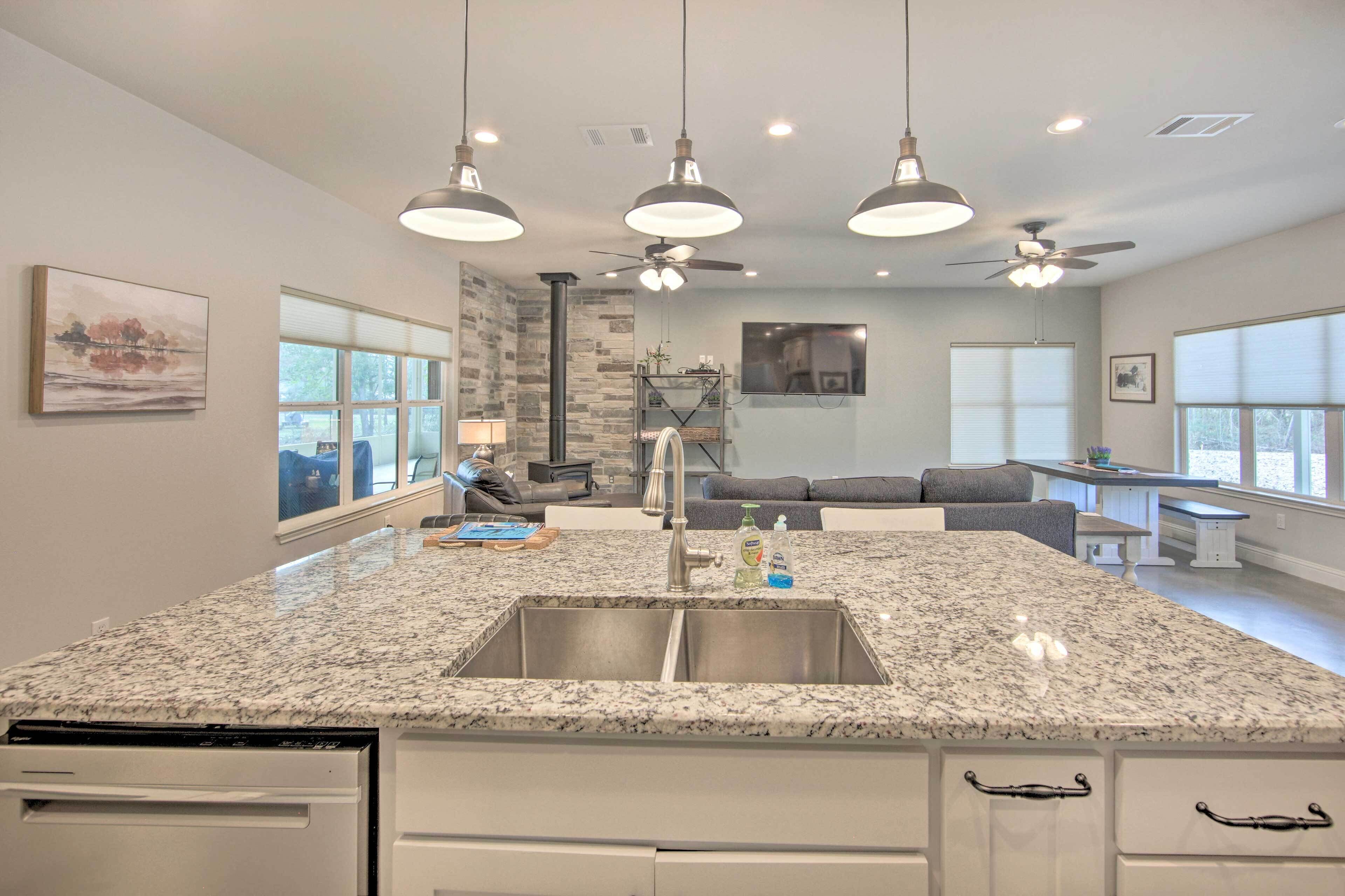 House (2 Bedrooms) | Interior