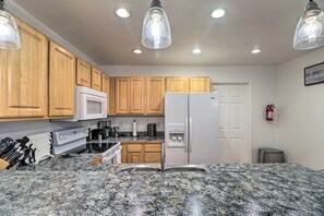 อพาร์ทเมนท์ (3 Bedrooms) | ภายใน