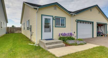 Family-friendly Columbia Falls Townhome w/ Views!