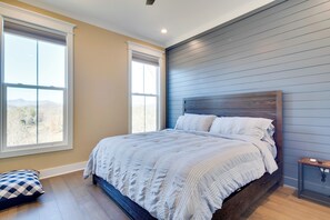 House (3 Bedrooms) | Interior - Waynesville House: Fire Pit + Mountain Views! (Clyde)