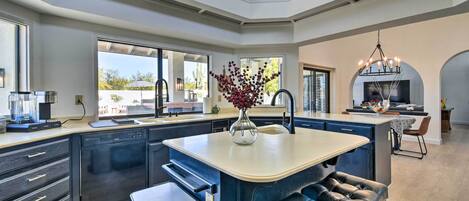 House (4 Bedrooms) | Interior