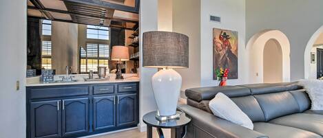 House (4 Bedrooms) | Interior