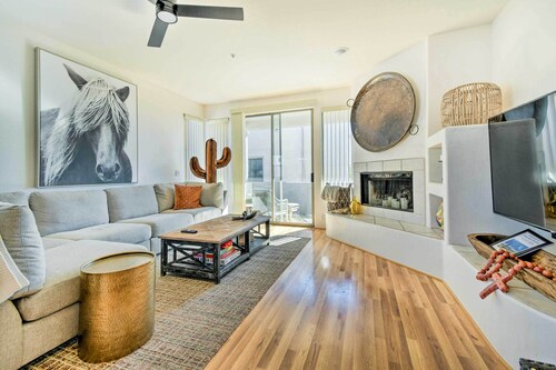 Pool Access: Mountain-view Condo in Fountain Hills