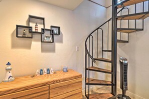 Interior - Secluded Prescott Home < 2 Mi to Whiskey Row! (Prescott)