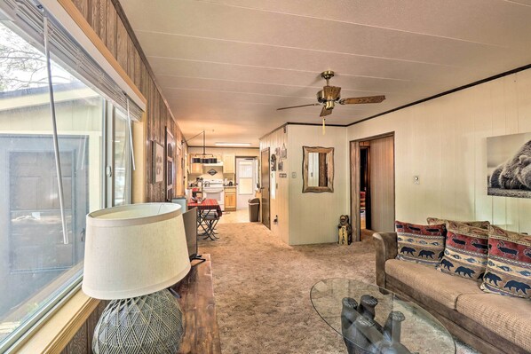 House (2 Bedrooms) | Interior - Show Low Cabin w/ Fire Pit: Near Hiking! (Show Low)