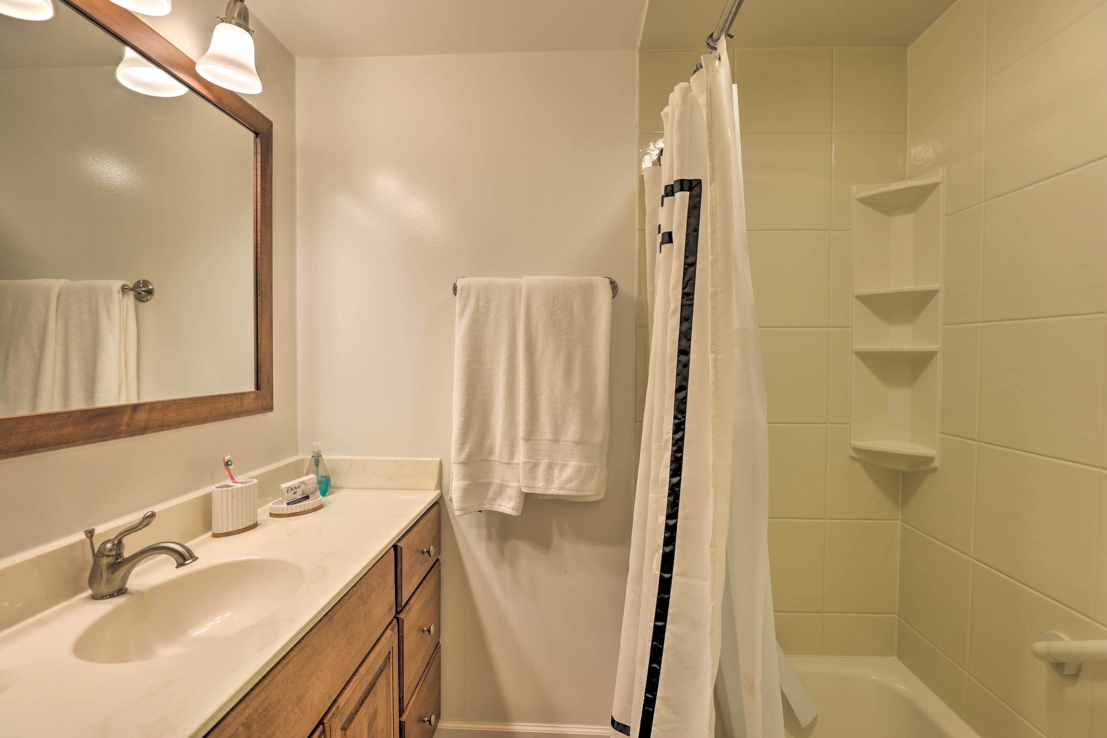 House (Multiple Bedrooms) | Bathroom | Shower