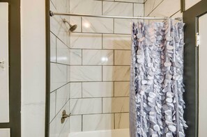 Interior - Updated Greenwood Cottage Apt < 1 Mi to Dtwn! (Greenwood)