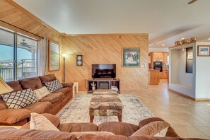 House (3 Bedrooms) | Interior - Private Hot Tub & Epic Views in Superstition Mtns! (Apache Junction)