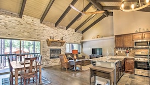 Interior - Cozy Condo Near Golfing & Hiking in Pinetop! (Pinetop)
