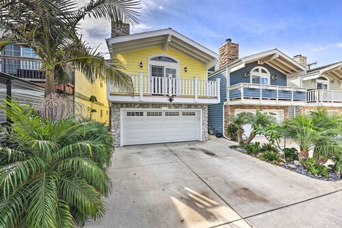 Classic Coastal Retreat - Walk to the Beach!