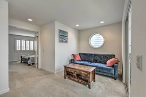 House (3 Bedrooms) | Interior - Classic Coastal Retreat - Walk to the Beach! (Oxnard)