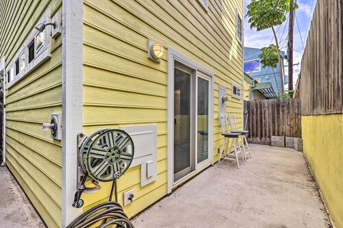 Classic Coastal Retreat - Walk to the Beach!