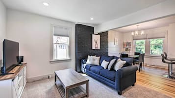 ํ์ฐ์ค (3 Bedrooms) | ์๋ฐ ์์ค ์ ๋ฉด