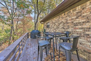 Terrace/patio - Family-friendly Hot Springs Hideaway w/ Yard! (Hot Springs)
