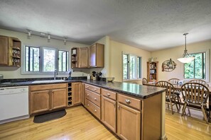 House (3 Bedrooms) | Interior - Brevard Retreat ~ 3 Mi to Downtown! (Brevard)