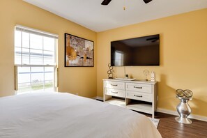 Apartment (2 Bedrooms) | Interior - Chic Indianapolis Home w/ Yard Near Downtown! (Indianapolis)