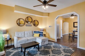 อพาร์ทเมนท์ (2 Bedrooms) | ด้านหน้าที่พัก