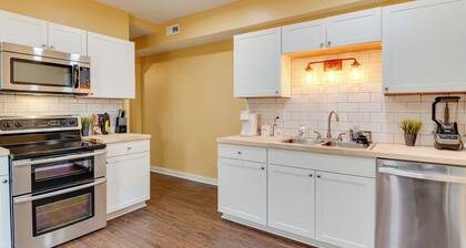 Chic Indianapolis Home w/ Yard Near Downtown!