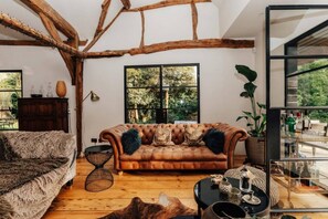 4 bedrooms - The Lakeside Viewing Gallery - From 900 Per Night (Reading)