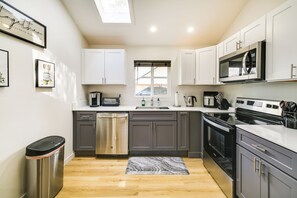 House (2 Bedrooms) | Interior - Modern Pacific Vacation Rental: 5 Mi to Lake Tapps (Pacific)
