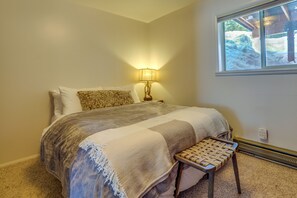 Apartment (1 Bedroom) | 1 bedroom, laptop workspace, iron/ironing board, bed sheets - Brian Head Vacation Rental w/ On-site Ski Lift! (Brian Head)