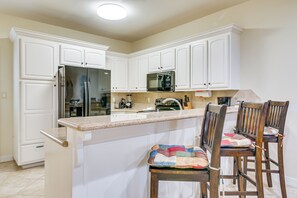 Apartment (2 Bedrooms) | Interior - South Padre Island Condo Near Beach w/ Balcony! (South Padre Island)