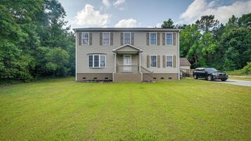 House (4 Bedrooms) | Front of property