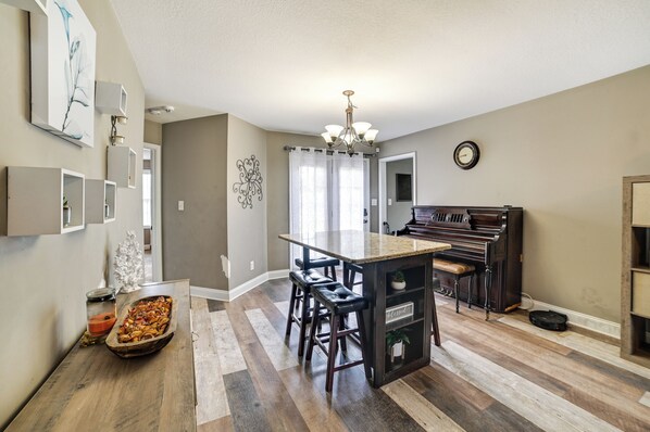 House (3 Bedrooms) | Interior - 9 Mi to Clarksville Speedway! Family-friendly Home (Clarksville)