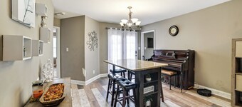 9 Mi to Clarksville Speedway! Family-friendly Home