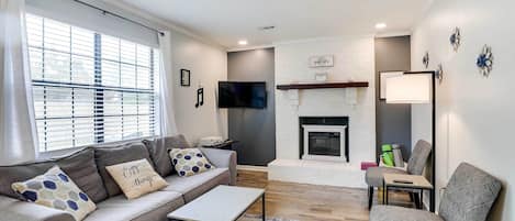 Apartment (2 Bedrooms) | Front of property
