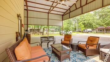 House (3 Bedrooms) | Terrace/patio