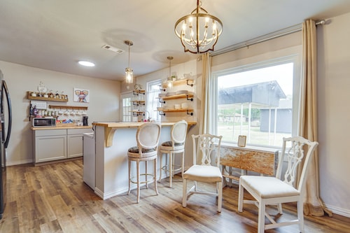 Pet-friendly North Texas Home w/ Spacious Yard!