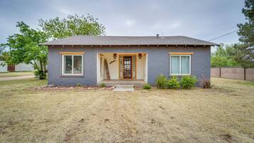 House (3 Bedrooms) | Front of property