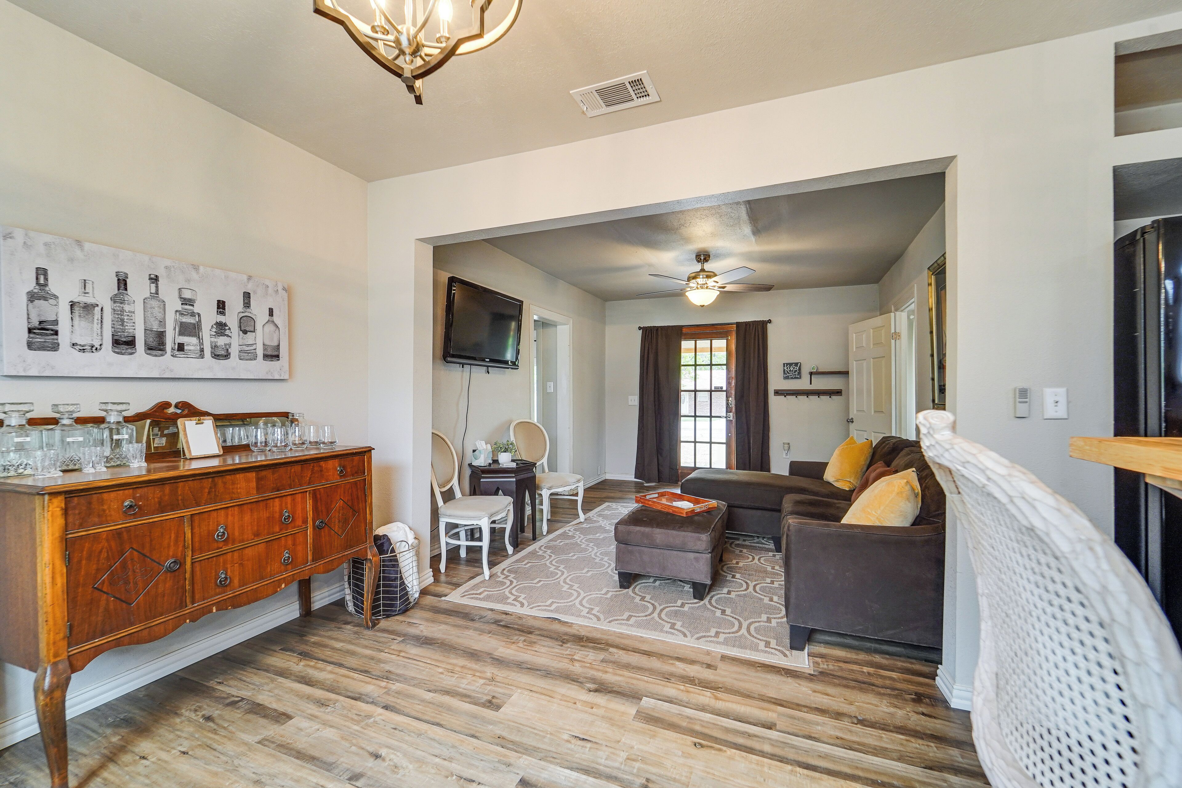 House (3 Bedrooms) | Interior