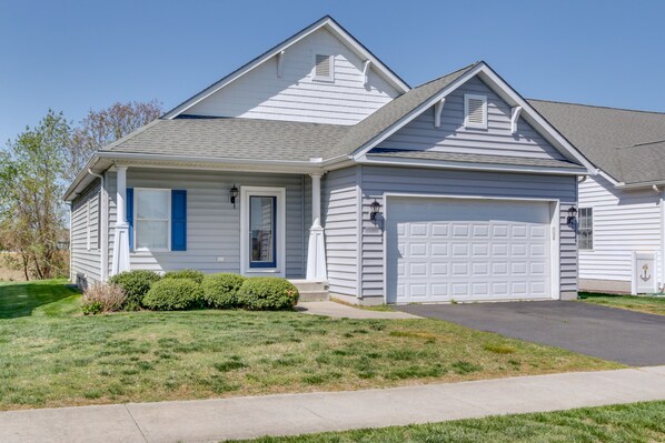 Millville Getaway w/ Pool Access + Beach Shuttle! (Millville, United