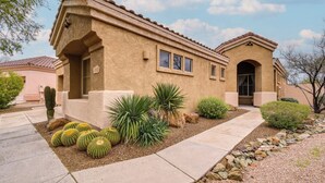 House (2 Bedrooms) | Interior - Luxe Couples Retreat w/ Pool & Outdoor Kitchen! (Phoenix)