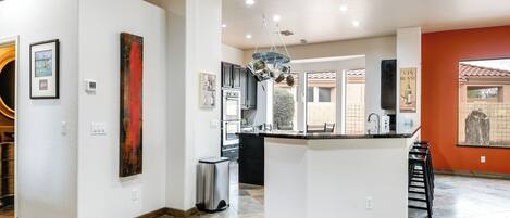 House (2 Bedrooms) | Interior