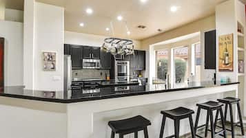 Casa (2 Bedrooms) | Interior