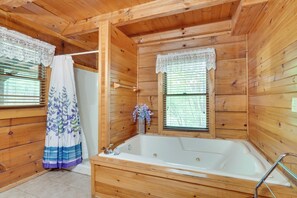 Interior - Cabin w/ Hot Tub ~ 6 Mi to Downtown Gatlinburg! (Gatlinburg)