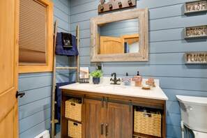 Shower - Cozy Ossipee Vacation Rental: Walk to Beach! (Center Ossipee)