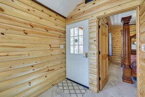 House (1 Bedroom) | Interior