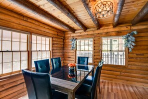 Dining - Pine Mountain Club Cabin w/ Community Pool! (Pine Mountain Club)