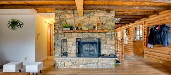 松山俱樂部小屋，附社區泳池！