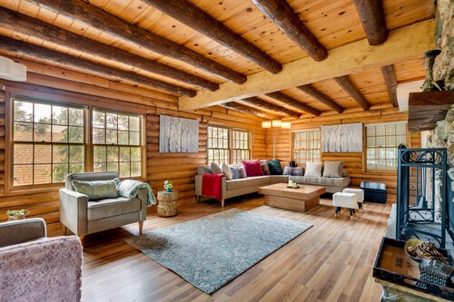 Pine Mountain Club Cabin w/ Community Pool!