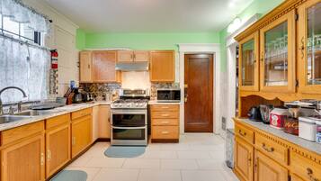 Microwave, oven, stovetop, blender