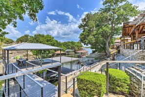 House (4 Bedrooms) | Front of property
