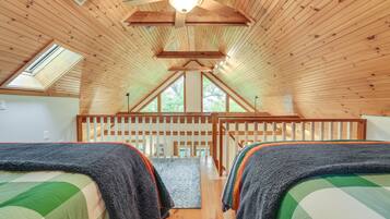 House (2 Bedrooms) | 2 bedrooms, iron/ironing board, bed sheets