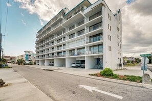 Apartment (2 Bedrooms) | Interior - Bright Carolina Beach Condo: Public Beach On-site (Carolina Beach)