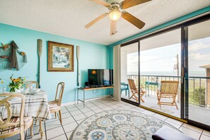 Apartment (2 Bedrooms) | Interior - Bright Carolina Beach Condo: Public Beach On-site (Carolina Beach)